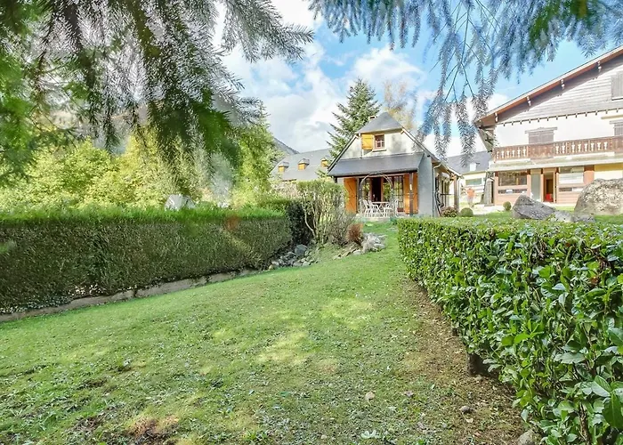 Chalet Cocon Pour 4 Avec Cheminee, Jardin Et Proche Telepherique, Centre Et Commerces A Cauterets. - Fr-1-401-168